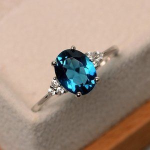 NWT Women's Beautiful Sterling Silver Sapphire Ring